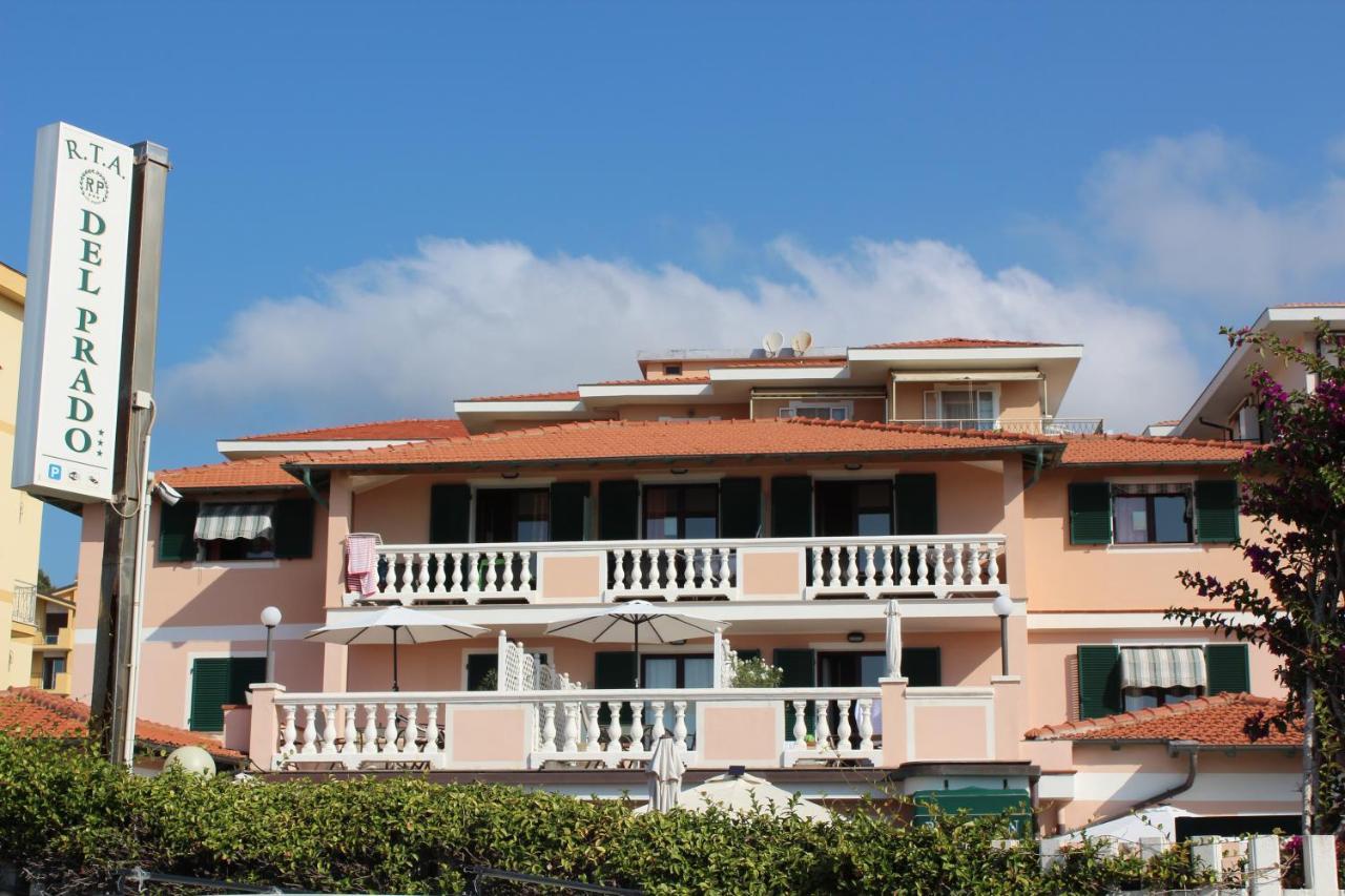 Del Prado Aparthotel Riva Ligure Exterior foto