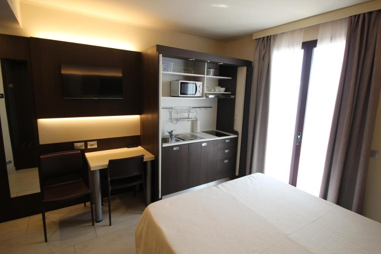Del Prado Aparthotel Riva Ligure Exterior foto