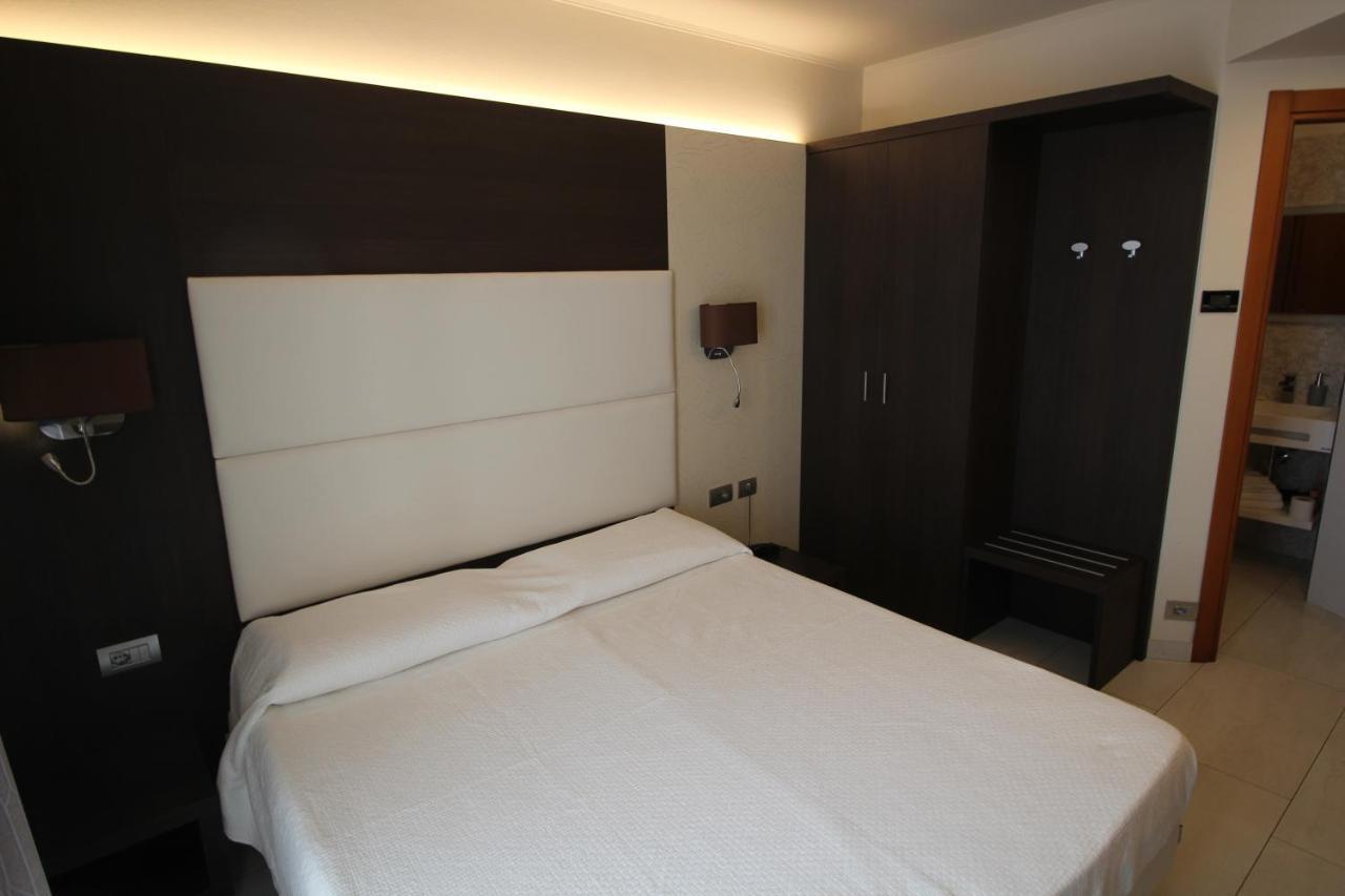 Del Prado Aparthotel Riva Ligure Exterior foto