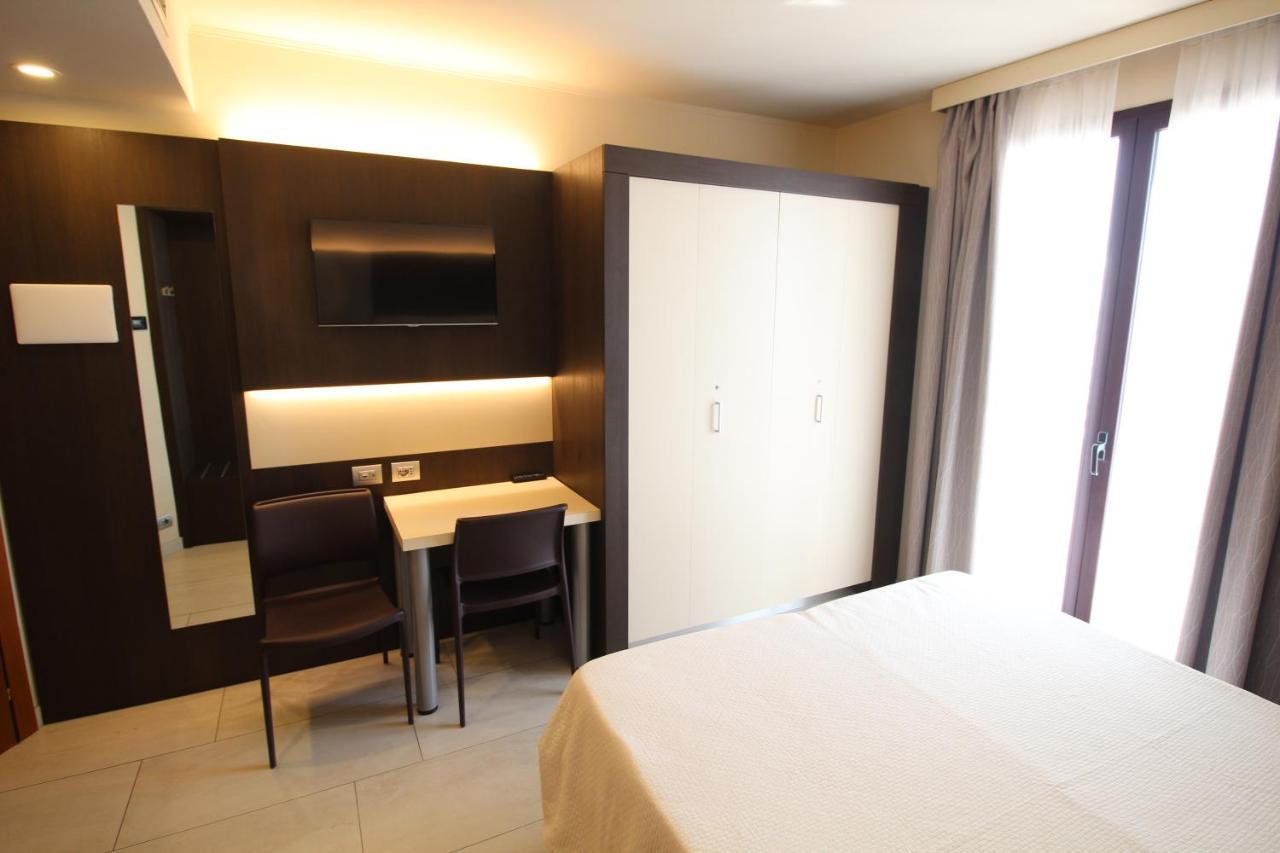 Del Prado Aparthotel Riva Ligure Exterior foto