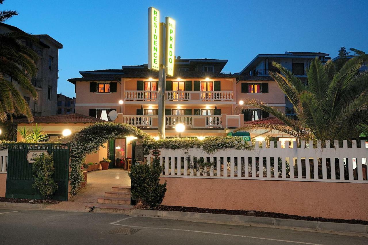 Del Prado Aparthotel Riva Ligure Exterior foto