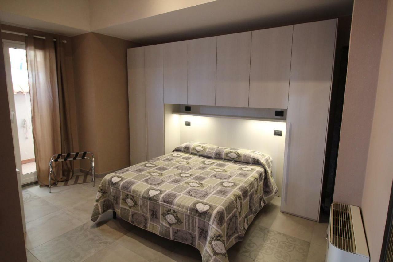 Del Prado Aparthotel Riva Ligure Exterior foto