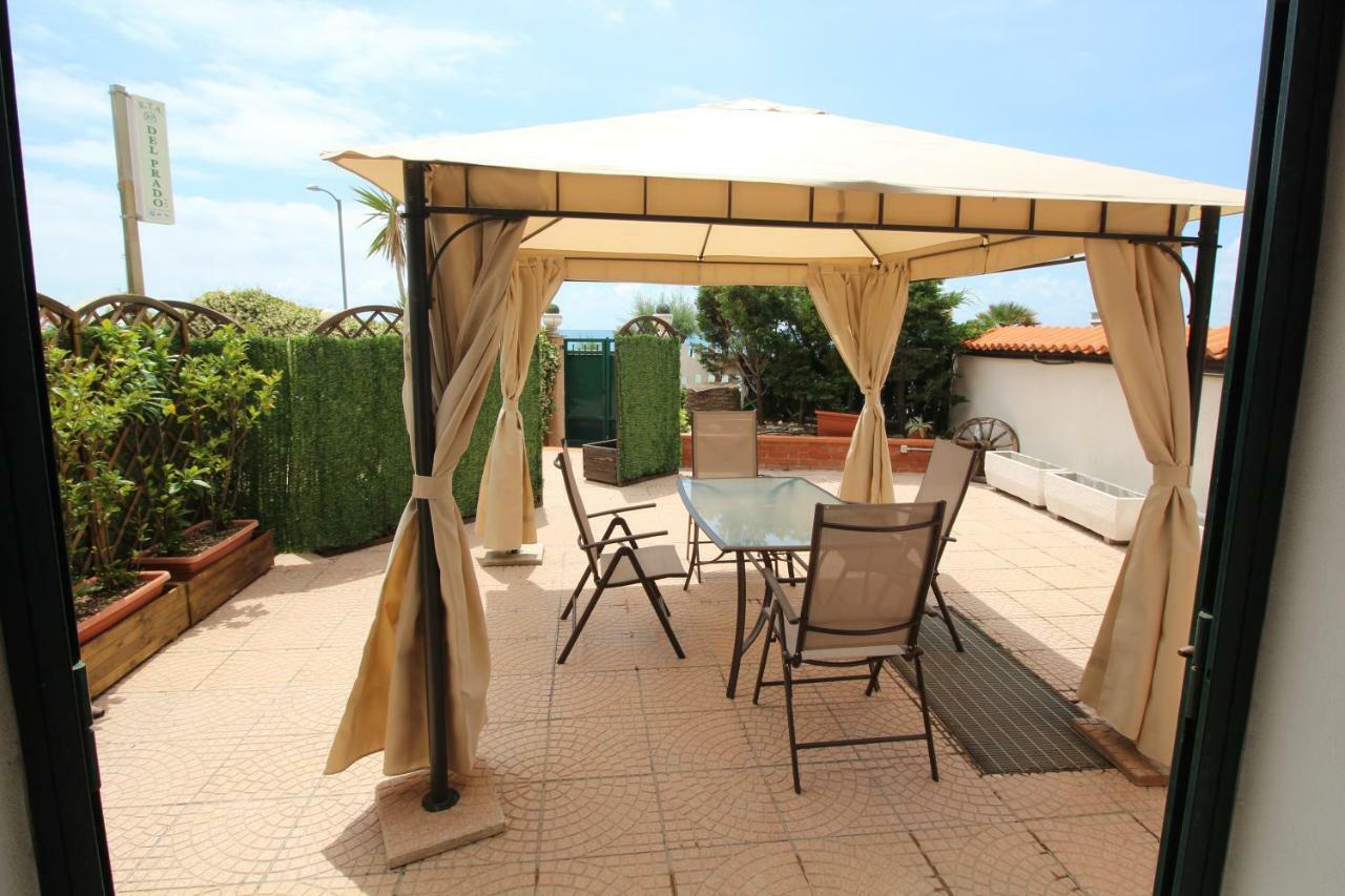 Del Prado Aparthotel Riva Ligure Exterior foto