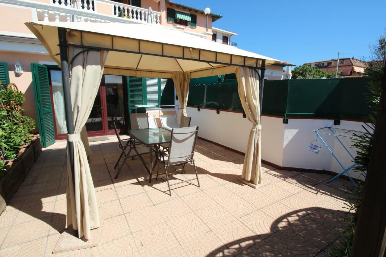 Del Prado Aparthotel Riva Ligure Exterior foto