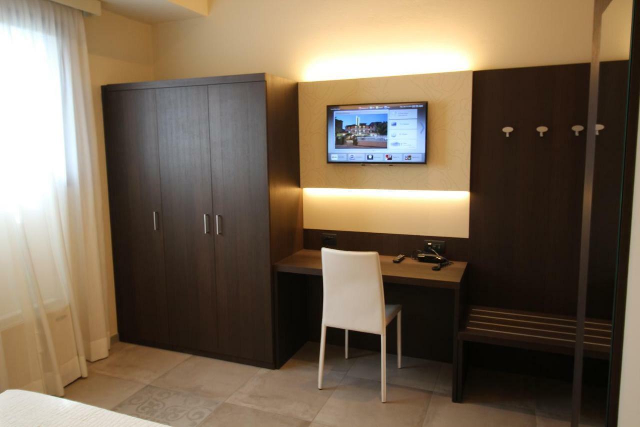Del Prado Aparthotel Riva Ligure Exterior foto
