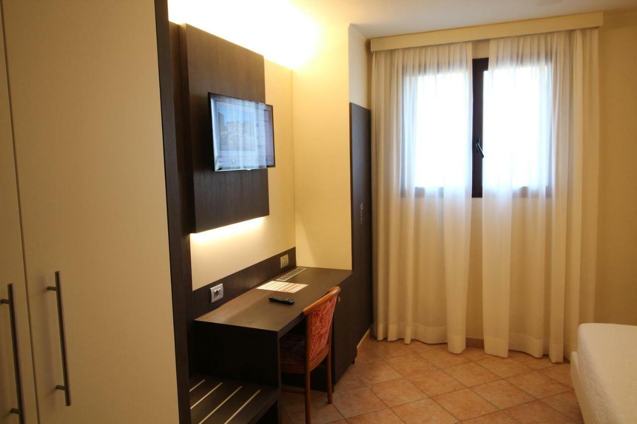Del Prado Aparthotel Riva Ligure Exterior foto