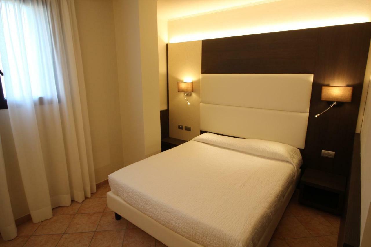 Del Prado Aparthotel Riva Ligure Exterior foto
