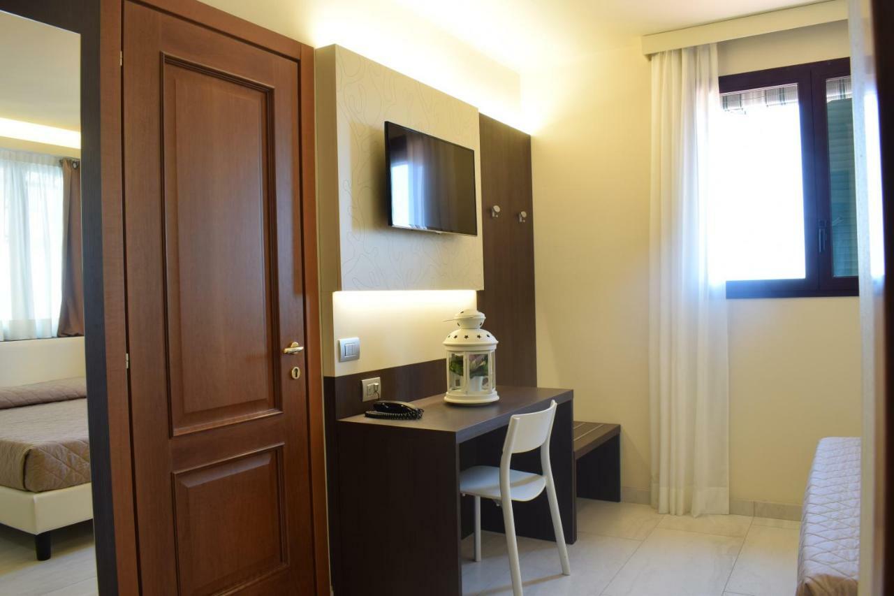 Del Prado Aparthotel Riva Ligure Exterior foto